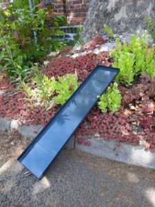 SBS Untersetzer für Blumenkasten pulverbeschichtet in Anthrazit